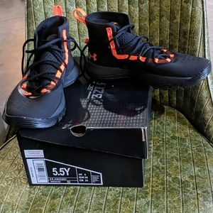 Under Armour Shoes - Boys 5.5